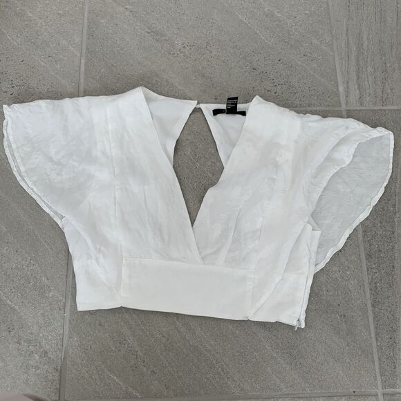 FOREVER 21 Tops - Forever 21 White Flutter Sleeve Crop Top Size S